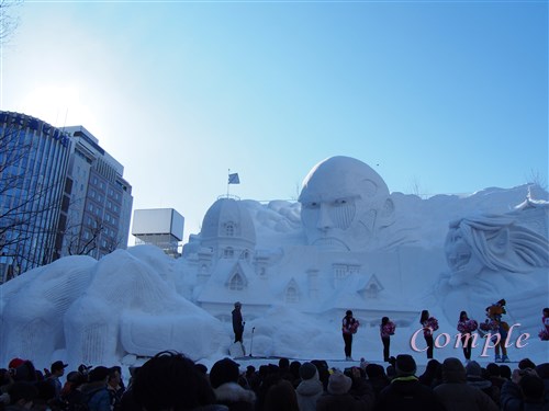 進撃の巨人雪像