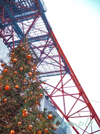 東京タワーとクリスマスツリー